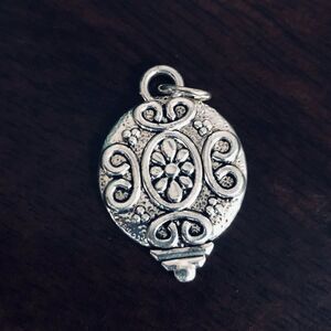 Premier Jewelry Silver Christmas Holiday Ornament Pendant Charm